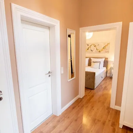 Euphoras - & Stylish - Parking Apartment *
