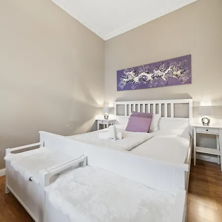 Euphoras - & Stylish - Parking Apartment *